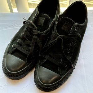 Black Suede Converse Chuck Taylor Women’s Size 7